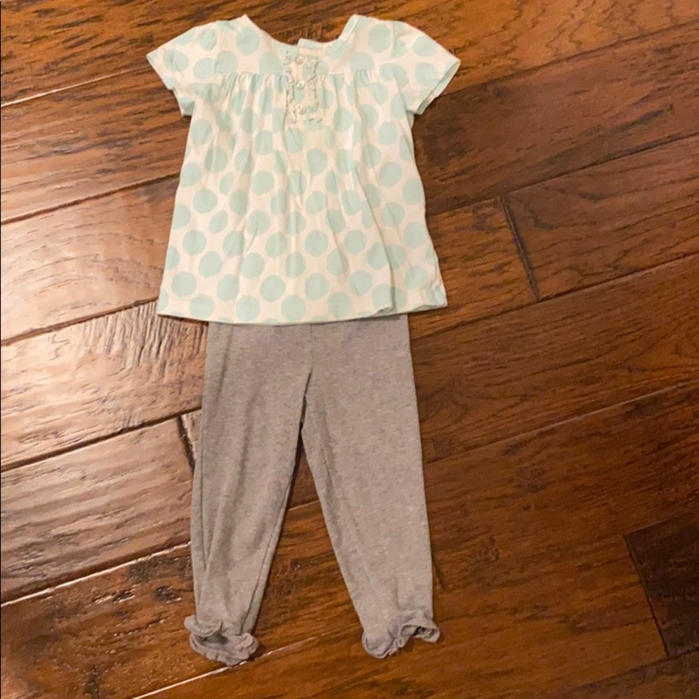 2 piece Carter’s matching set
